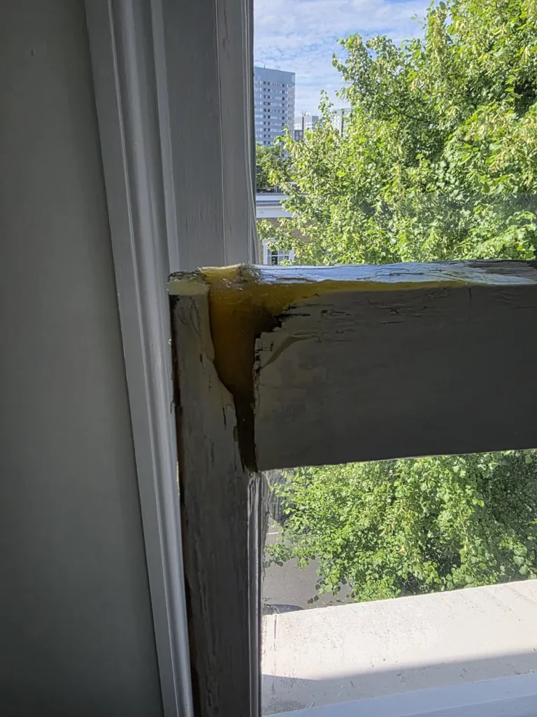 Localised repair to the corner joint of a timber sash